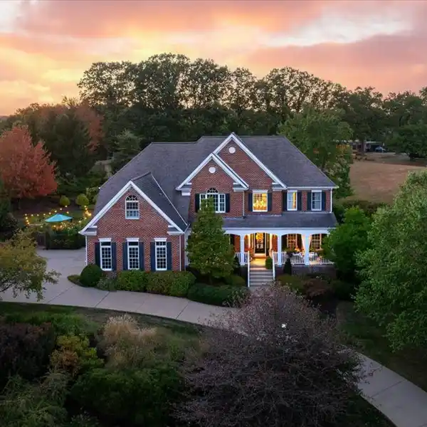 REFINED LIVING IN THE VILLAS OF NORTH PARK