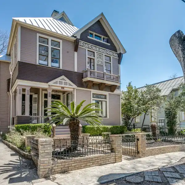 ARCHITECTURAL TREASURE IN KING WILLIAM HISTORIC DISTRICT