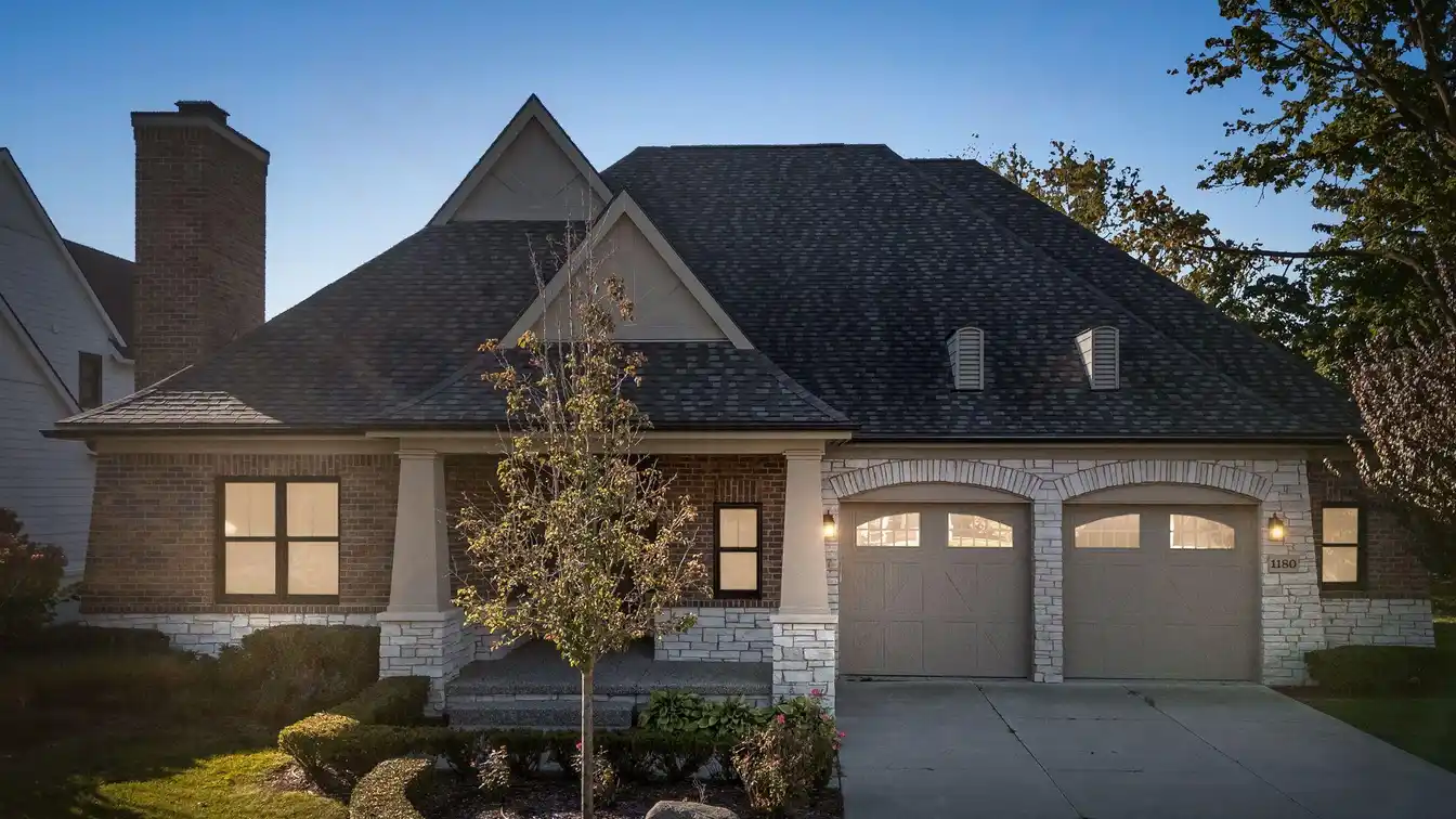 Architectural Gem on an Idyllic Lot