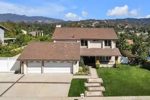 Beautifully Upgraded Home in Vista Ridge