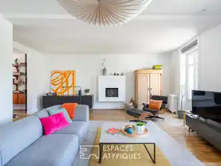 Well-appointed Townhouse-style Triplex Apartment