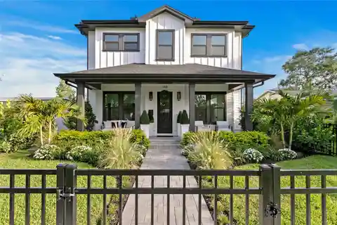 Standout Modern Craftsman