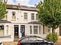 ARCHETYPAL HANDSOME FULHAM TERRACED HOUSE