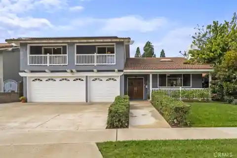 Elegant La Linda Estate with Park-Like Backyard