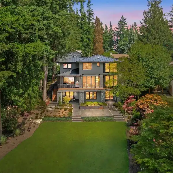 RARE CALIBER OF CRAFTSMANSHIP AND ARCHITECTURAL MASTERY