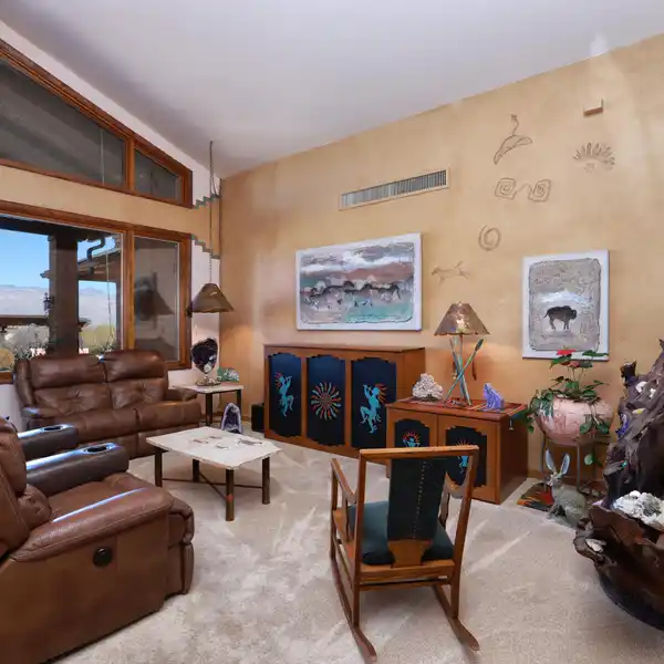 BEAUTIFUL SOUTHWEST STYLE HOME