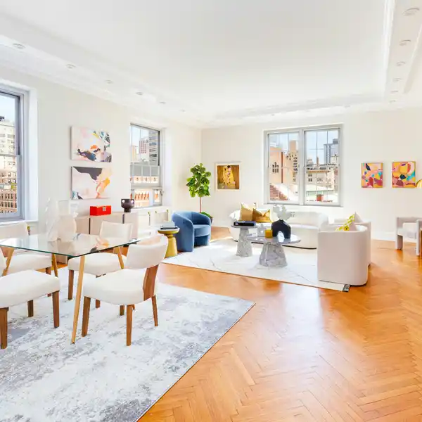 STUNNING VIEWS FROM A PREMIER WHITE-GLOVE COOPERATIVE