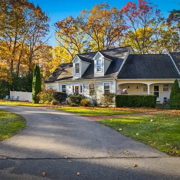 ENCHANTING CAPE COD-STYLE HAVEN