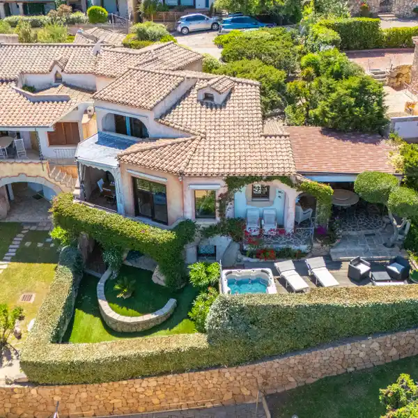 INCREDIBLE VILLA WITH SEA VIEWS