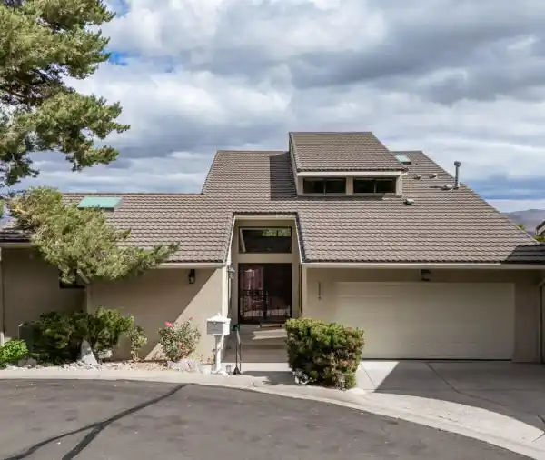 BREATHTAKING VIEWS IN GATED LAKERIDGE SHORES