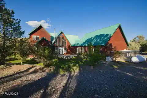 Chalet-style Home Near Topaz Lake