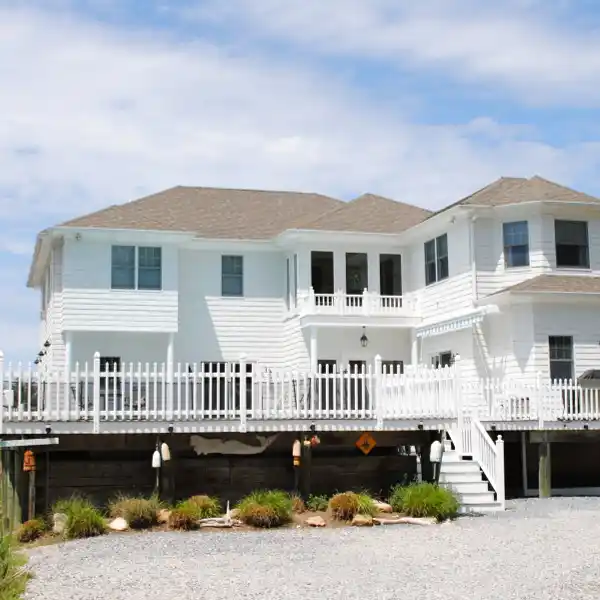 WATERFRONT RETREAT FOR RENT
