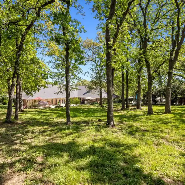 CREATE YOUR DREAM HOME ON A BEAUTIFUL ACRE