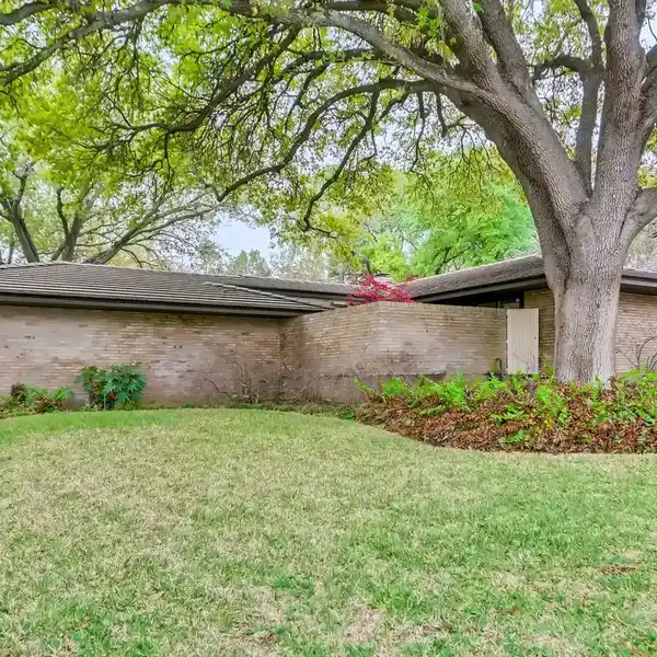 A RARE GEM IN COVETED TARRYTOWN
