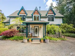 Storybook Cottage in the Heart of San Juan Island