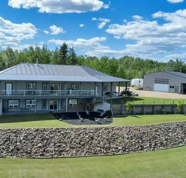 BEAUTIFUL 149-PLUS-ACRE PROPERTY