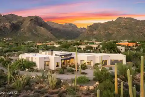 Striking Modern Residence in Prestigious Sunset Gardens