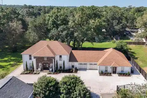 Elegant Fairhope Fruit and Nut District
