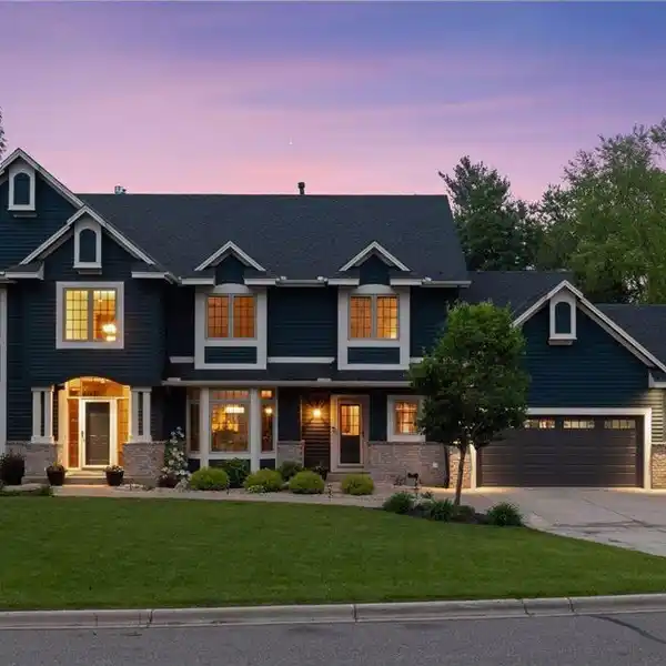 BEAUTIFULLY UPDATED HOME IN TAMARACK
