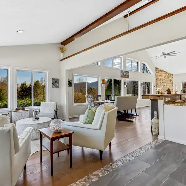 EXTREME PRIVACY WITH BREATHTAKING MOUNTAIN VIEWS