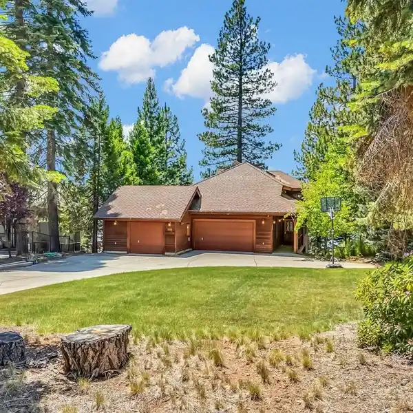 EXCEPTIONAL LAKEFRONT COMPOUND