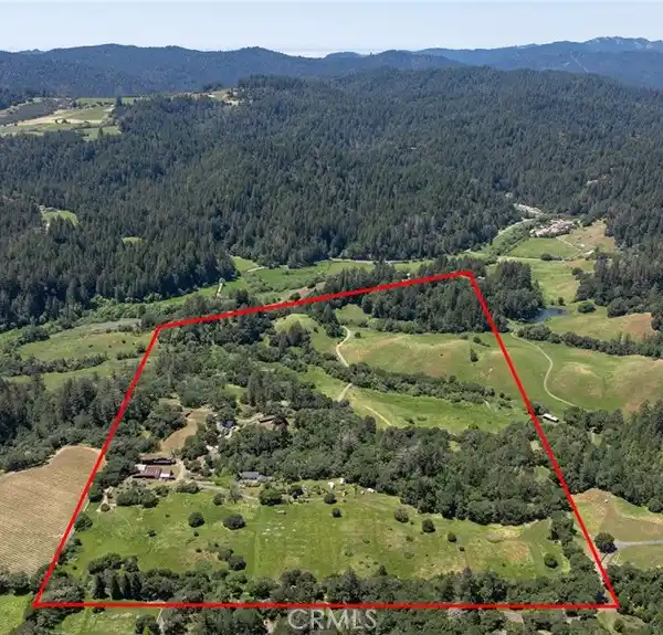 EXTRAORDINARY 80-ACRE FAMILY ESTATE