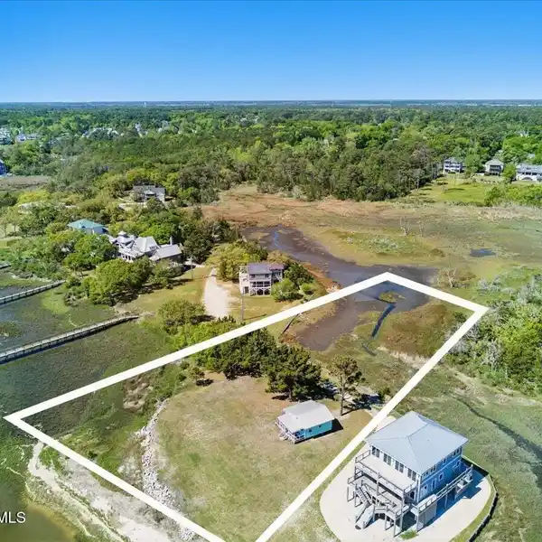 PRIME INTRACOASTAL WATERWAY FRONTAGE