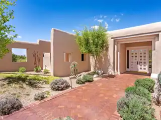 Striking Estate on 13.5 Acres