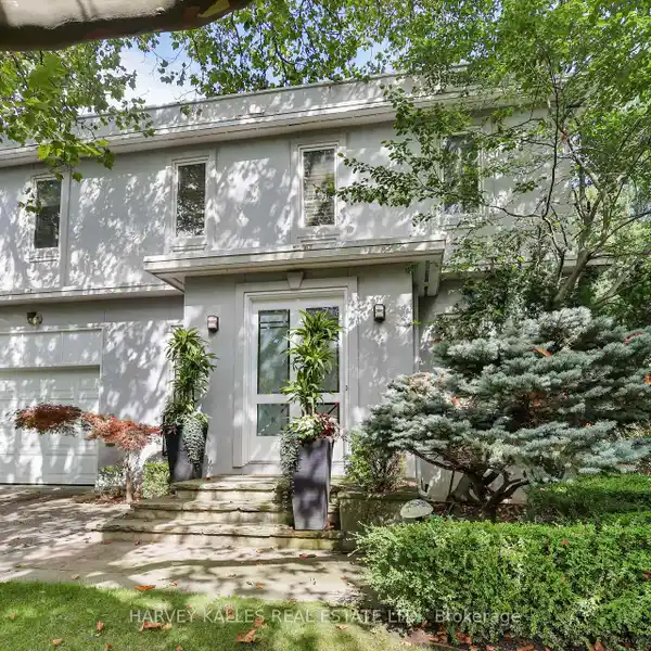 TIMELESS MODERN FAMILY HOME