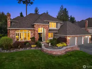 Urban Oasis in Coveted Harbour Pointe