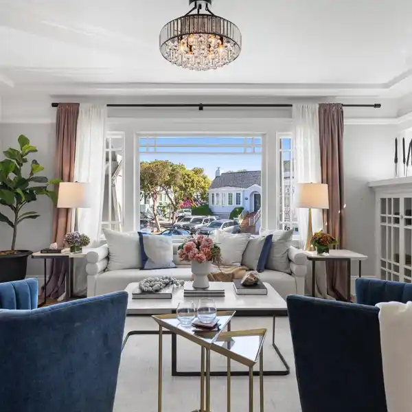 RENOVATED BEAUTY IN WESTWOOD PARK