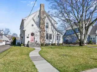 Cottage Modern Colonial