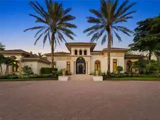 Exquisite Supremely Detailed Colonial Revival