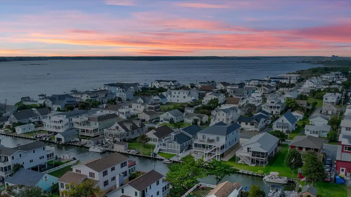 A True Waterfront Gem