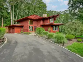 Frank Lloyd Wright-Inspired Mid-Century Modern Home