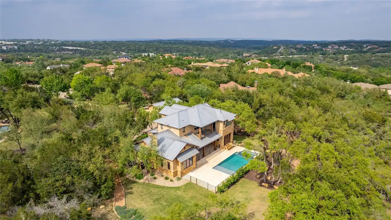 Rustic Hill-country Style Retreat in Spanish Oaks