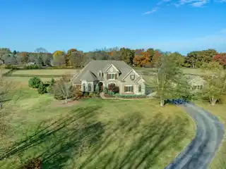 Elegant Country Retreat with Boutique Horse Barn