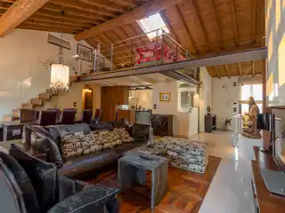 Large Luxury Apartment in Verona