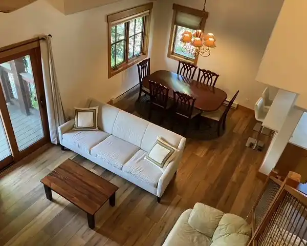 RECENTLY UPDATED CONDO IN THE PINES AT OREHOUSE PLAZA