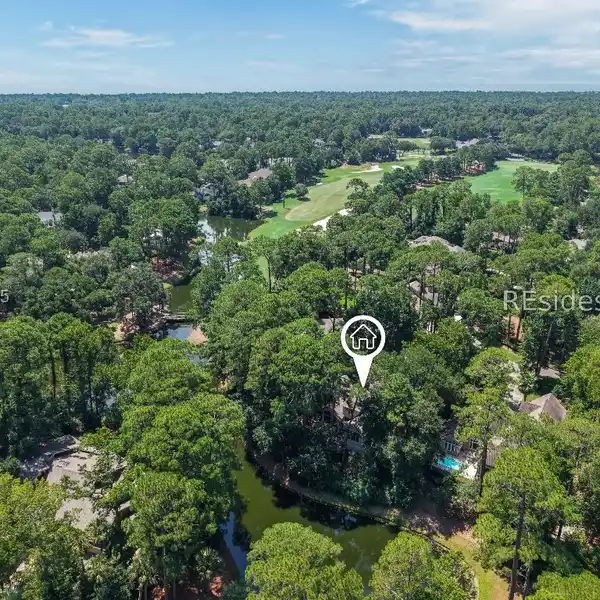 BEAUTIFUL CUSTOM HOME IN LONG COVE