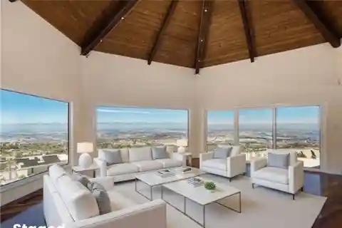 Gorgeous Contemporary Home