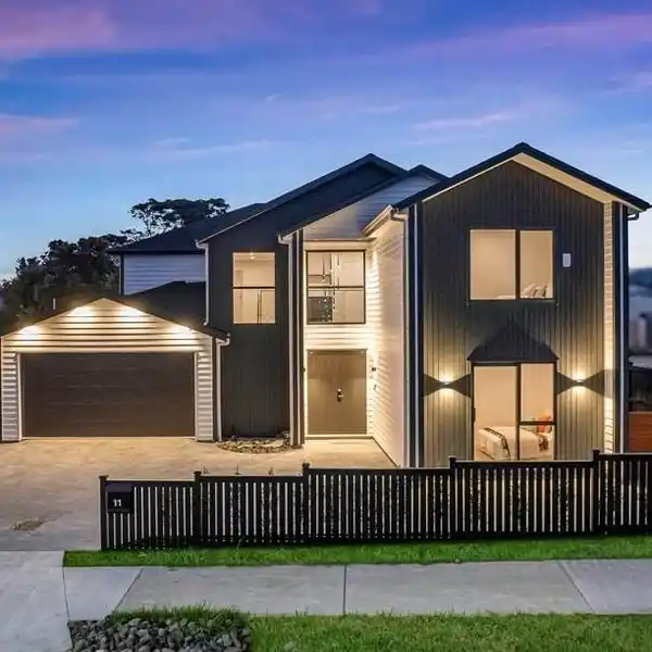 ELEVATED LUXURY OVERLOOKING ALEXANDRA PARK