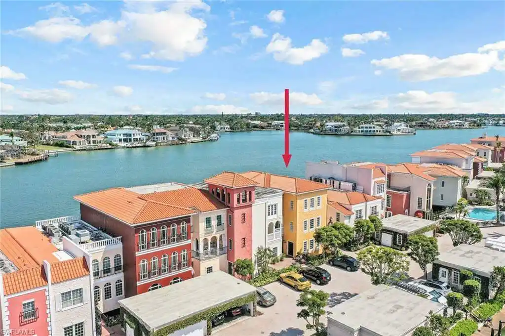 Newly Renovated Home at the Venetian Villas on Doctor's Bay
