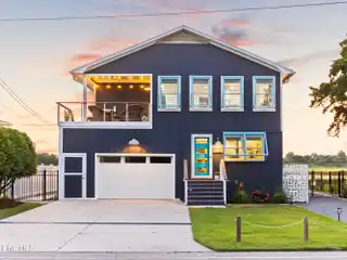 Classic Top-To-Bottom Duplex