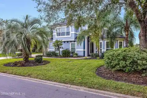 Exquisite Home in the South Hampton Golf & Country Club