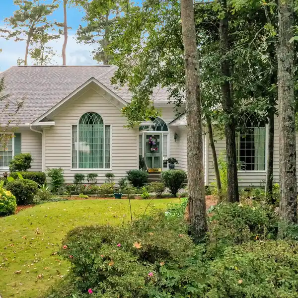 NATURE LOVER'S PARADISE IN EXCLUSIVE PARSLEY WOODS