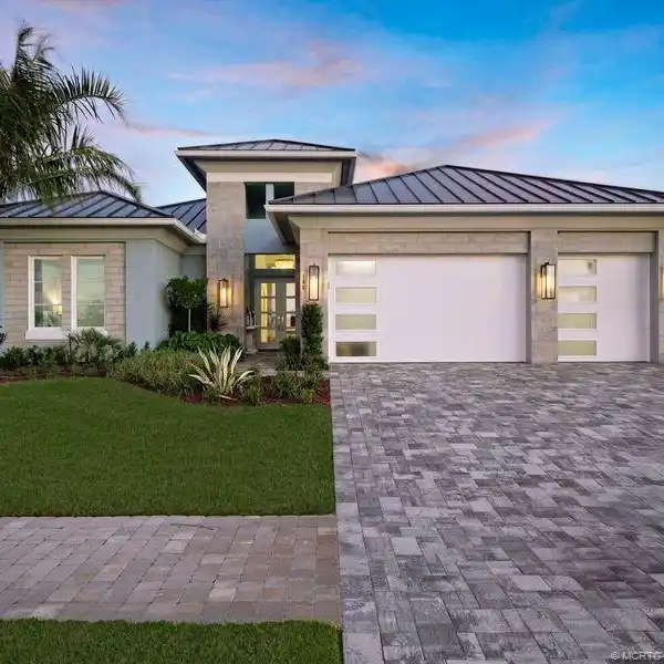 BEAUTIFULLY APPOINTED HOME IN TESORO