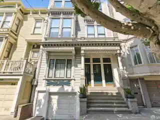 Top-floor Condo in a Grand Italianate Victorian