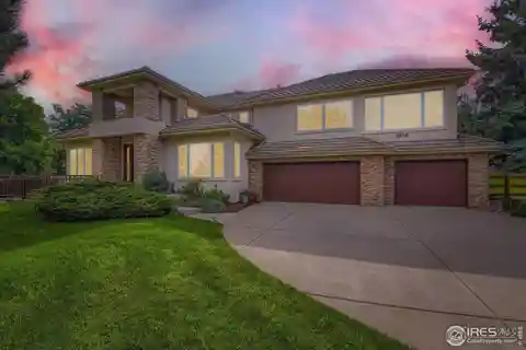 Elegantly Finished Home on a Quiet Cul-De-Sac