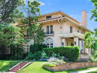 Elegance and Luxury in the Historic Country Club Neighborhood